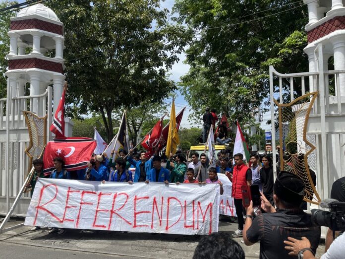 b5e032cb0056d00353179ec363f96818