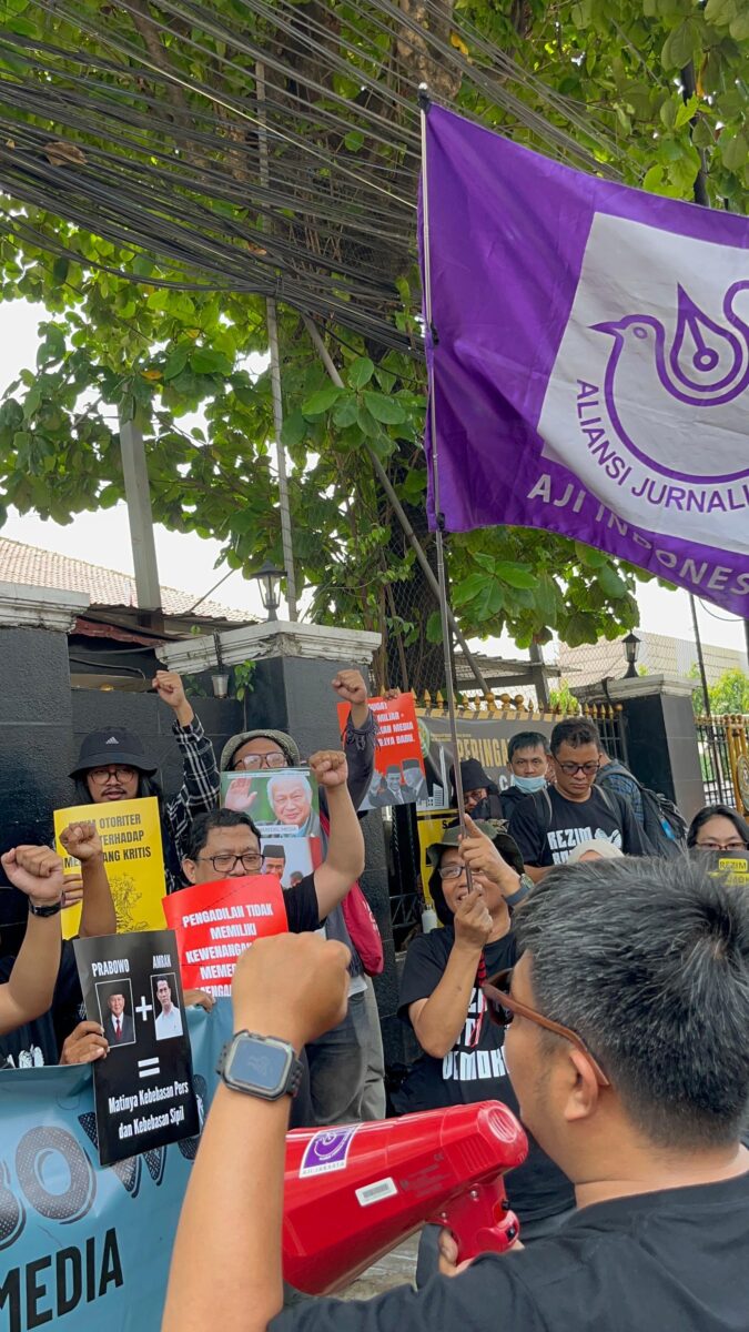 587ba64bf818b782a4679b9d79d7ccd3