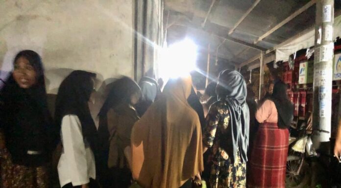 Pasokan Terbatas, Warga Jruek Balee Rela Antre Gas Sejak Tengah Malam