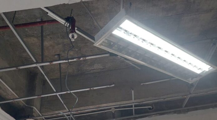 Plafon Ruang Bersalin RSUD Yuliddin Away Ambruk, Nyaris Timpa Pasien Melahirkan