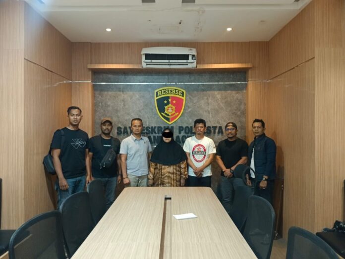 23144ef111c428215a2d6a4aa66c3527