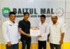 Pemilik Toko Emas Baru Serahkan Zakat Rp15 Juta ke Baitul Mal Abdya